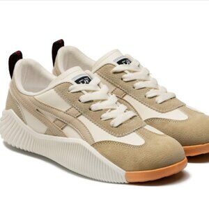 Deflorance Vintage Sneakers - Tan and Creme - Size 8.5